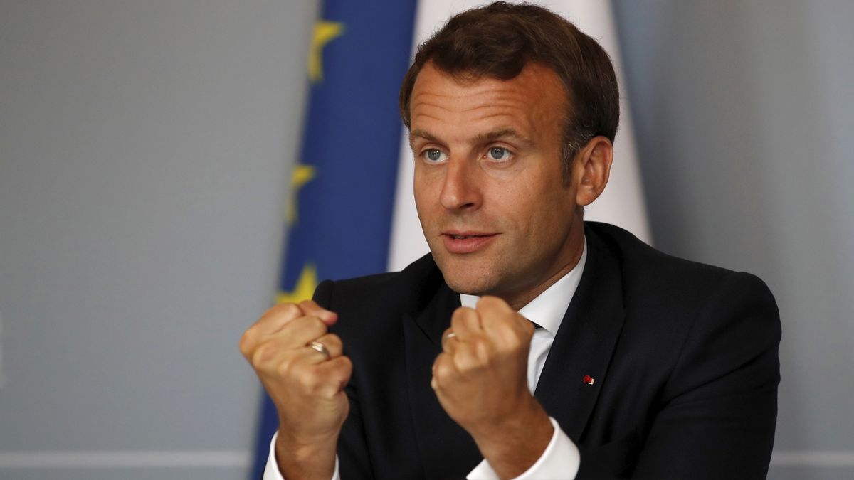 Francouzský prezident už nemá příznaky covid-19